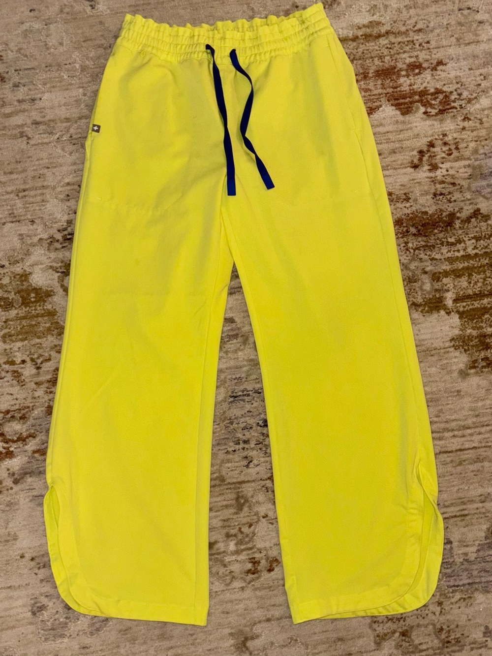 Figs Marseille Scrub Pants in Serving Lime